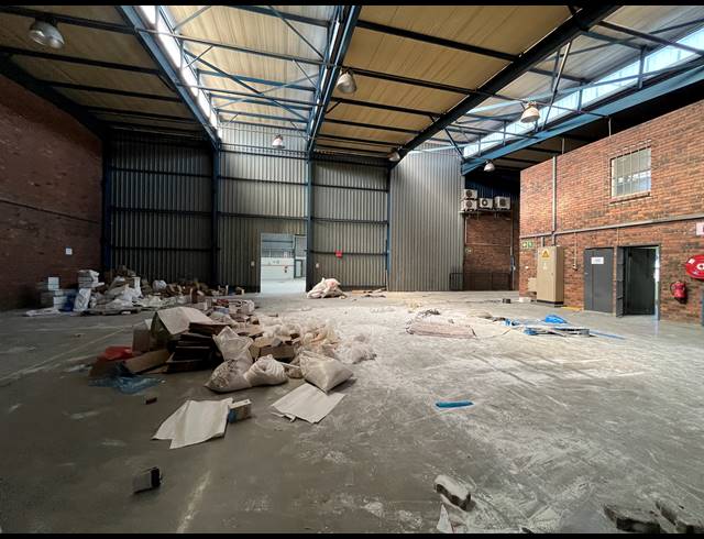 435M² WAREHOUSE TO LET IN SEBENZA
